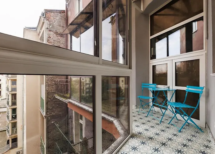 Wawel Castle View - Center - By Upstairs *